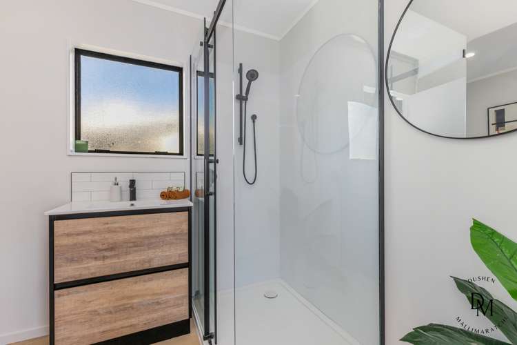 1/11 Maplesden Drive Clendon Park_9