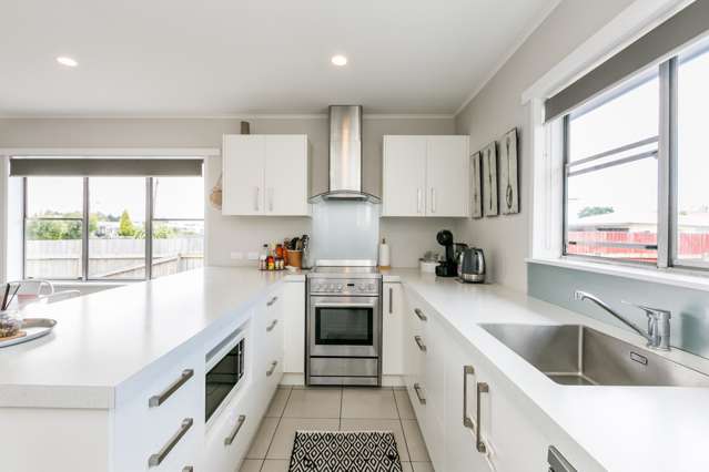 86 Harold Holt Avenue Onekawa_3