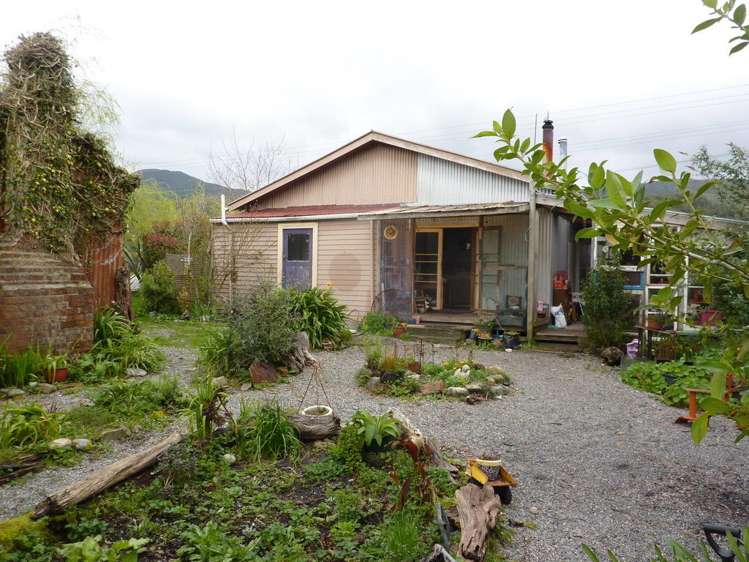 6 Newcastle Street Waimangaroa_20