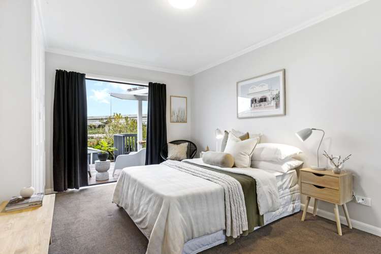 35 Waterbank Crescent Waterview_10