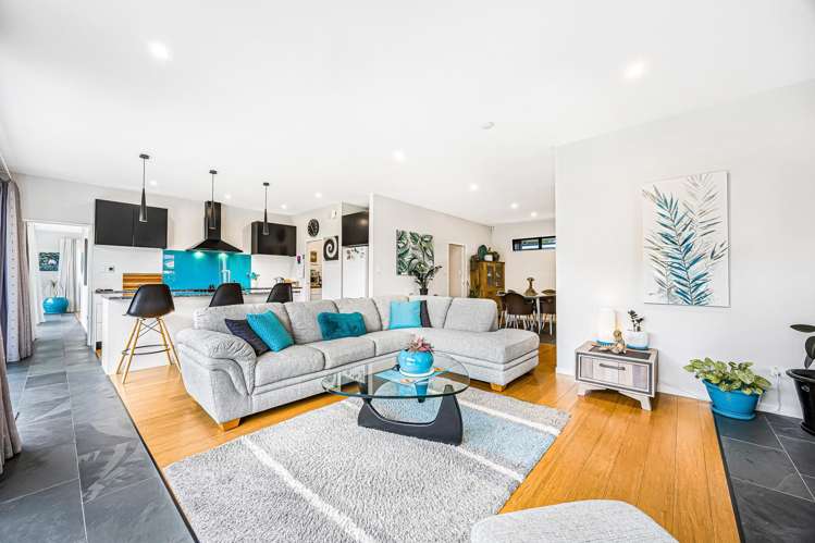 18 Awanui Crescent Matakana_5