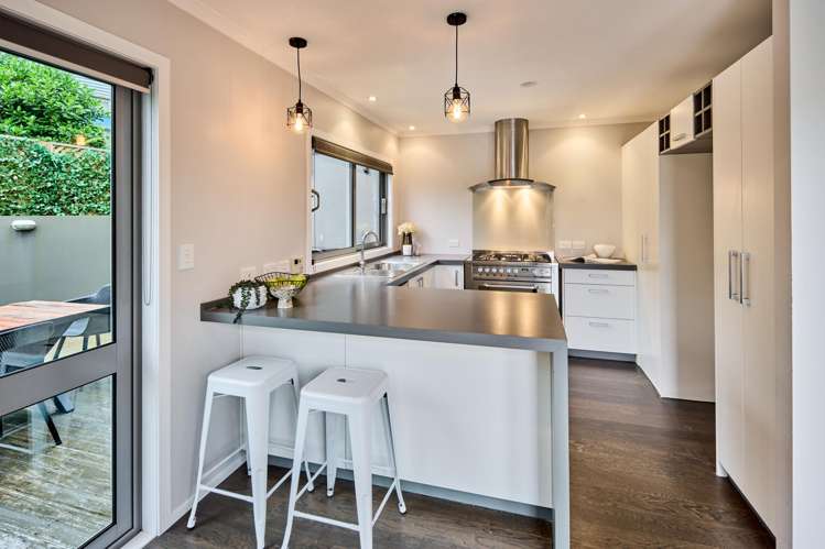 19 Court Road Tawa_14