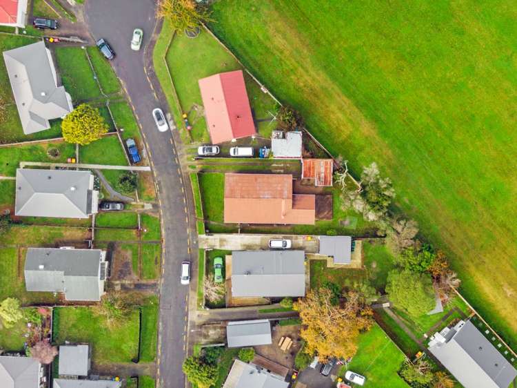 8 Ngaturi Grove Wainuiomata_14