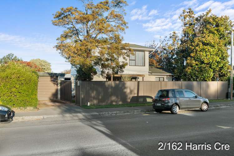 2/162 Harris Crescent_0