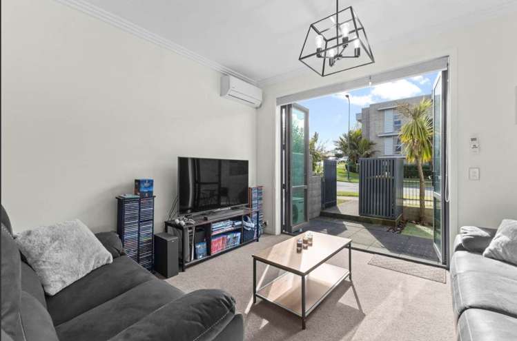 86 Norwood Drive Flat Bush_1