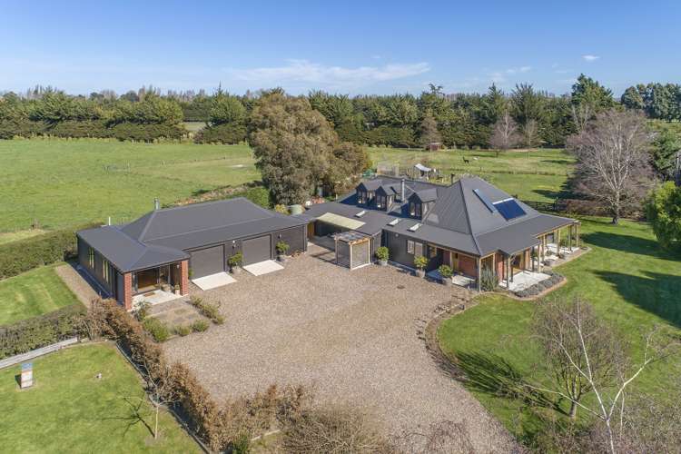 210 River Road Lincoln_12