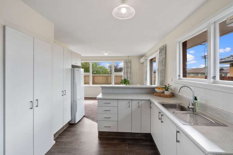 39 Lake Terrace Road Burwood_7