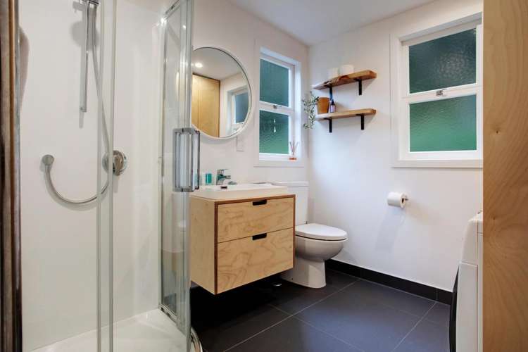 19 Laingholm Drive Laingholm_13