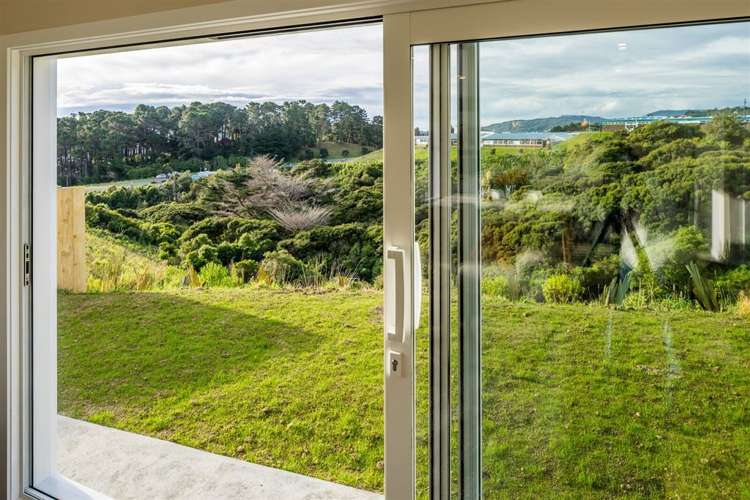 21a Ken Douglas Drive Aotea_7