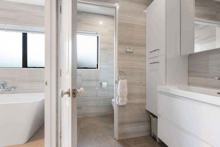 22 Flora Place Wattle Downs_16