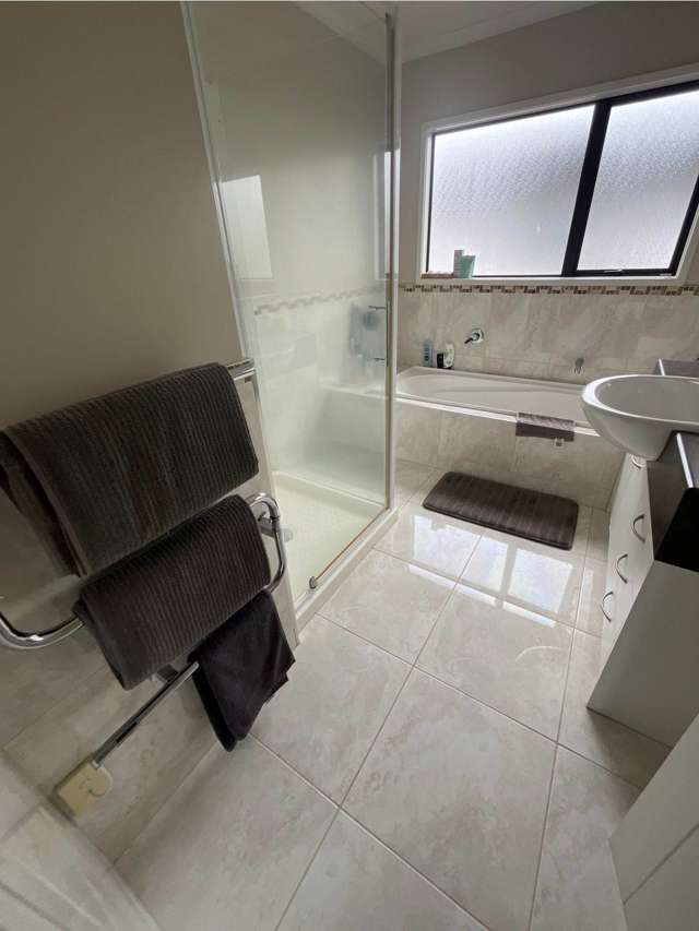 48 Salford Crescent Flat Bush_3