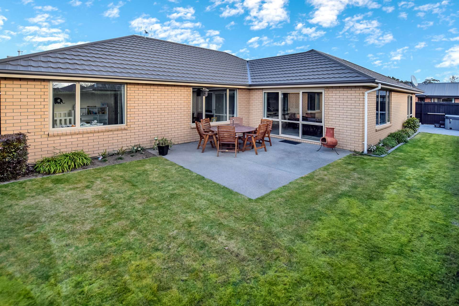 21 Pohutukawa Crescent Parklands_0