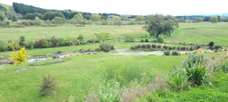 61 Bellerby Lane Maraekakaho_32