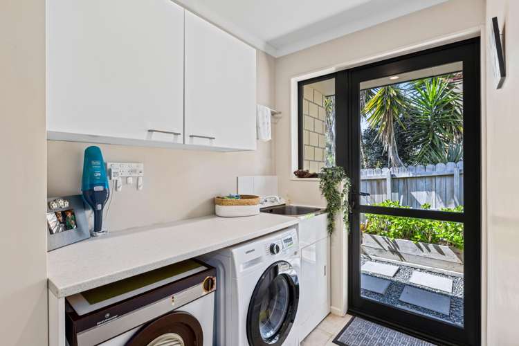 40 Rivervale Grove Stanmore Bay_11