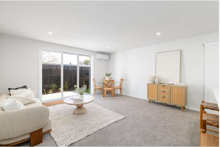 6/9c Cuffs Road Wainoni_1