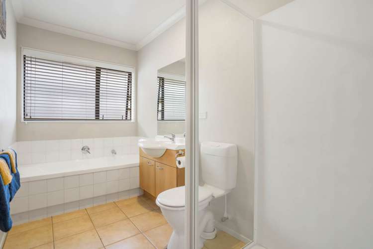 6 Old Park Place Takanini_16