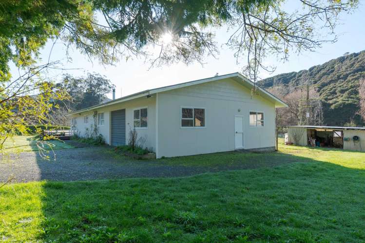 5421 Masterton Castlepoint Rd, Tinui_15