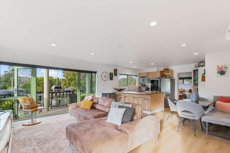 1/369 Whangaparaoa Road_3