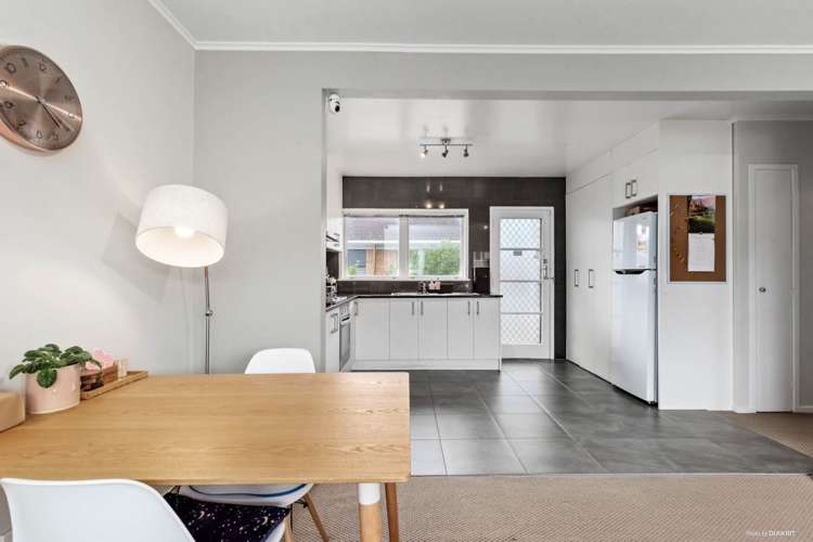 2/771 Beach Road Browns Bay_5