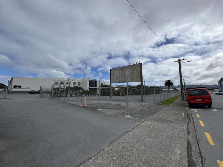 Yard/120 Hutt Park Road_0