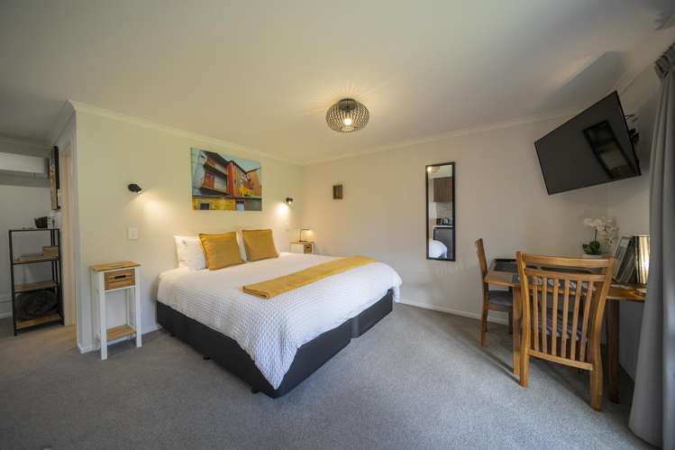 423A Te Anau Mossburn Highway Te Anau_16