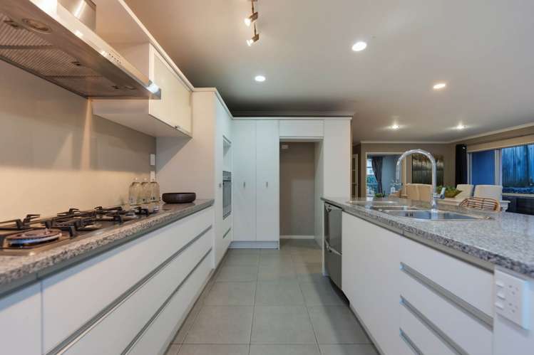 44 Seresin Crescent Flat Bush_13