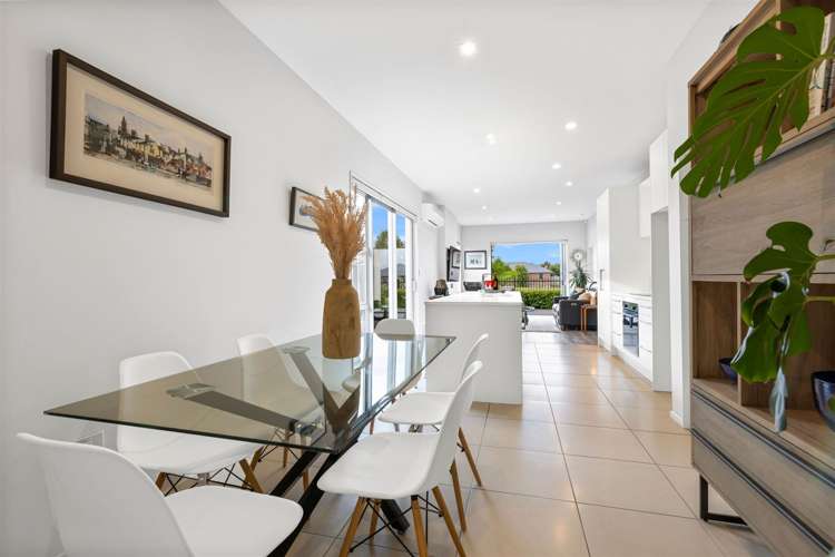 27 Famille Close Yaldhurst_5