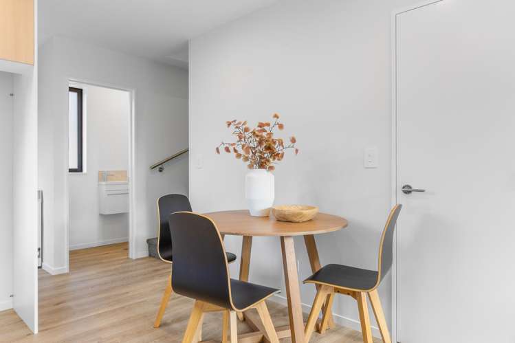 4 & 5/12 Newbridge Place_5