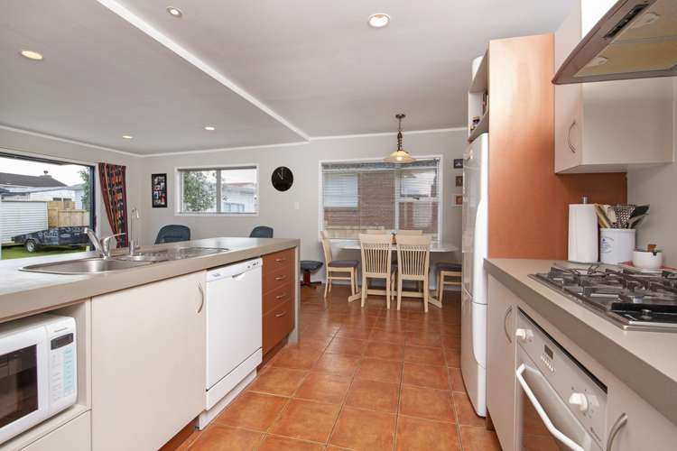 84 Angelo Avenue Howick_11