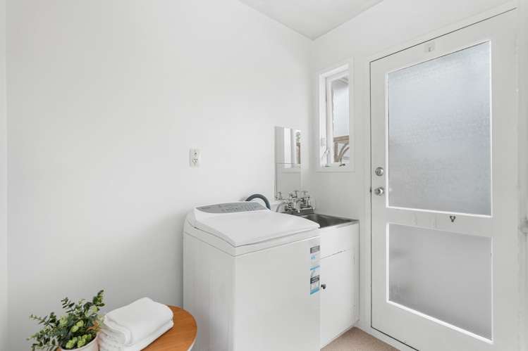 1/6 Valerie Place Redwood_11