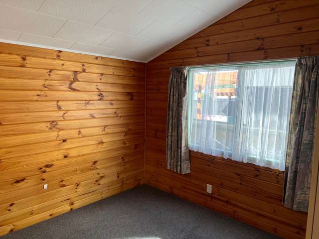 1A Clinton Avenue Te Atatu Peninsula_3