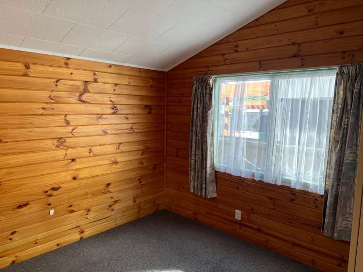 1A Clinton Avenue Te Atatu Peninsula_3