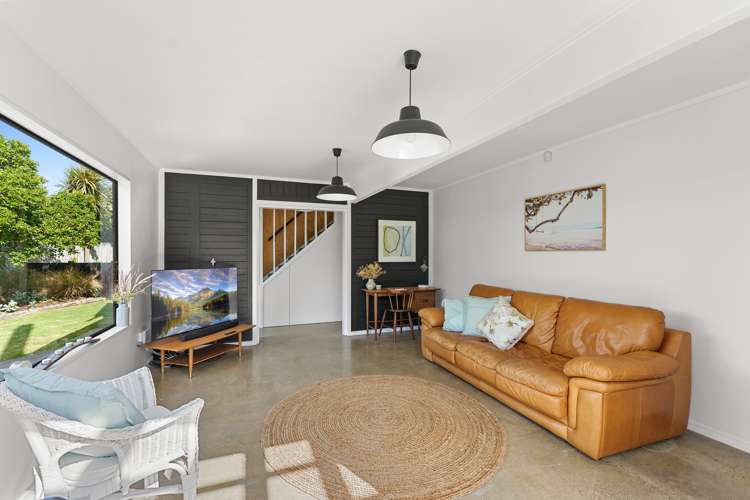 16 Ngapaki Street Waikanae Beach_2