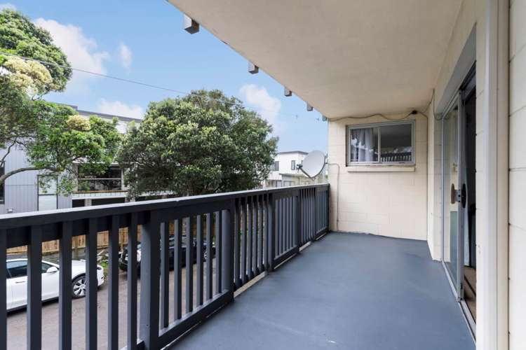 1/207 Sunnynook Road Totara Vale_11