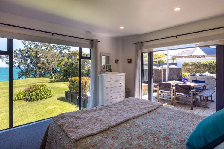 8 Esslin Road Surfdale_12