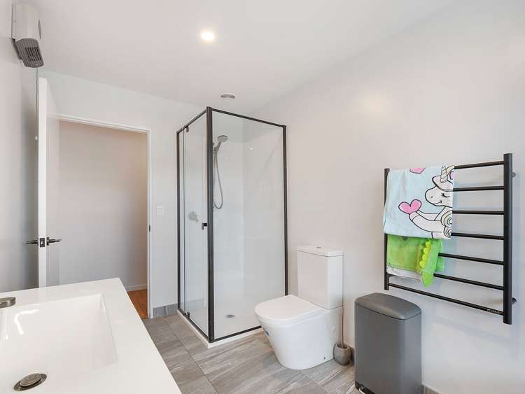 4 Roles Way Rolleston_17