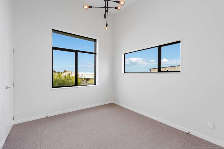 8 Alexander French Close Silverdale_17