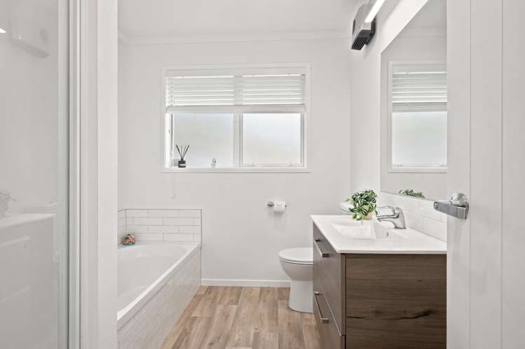 11 Bob Carter Place Welcome Bay_11