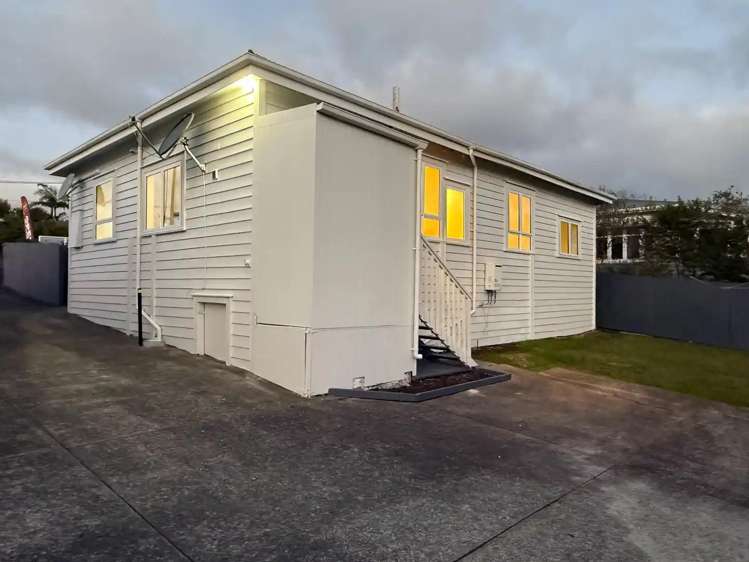 257 Mount Albert Road_1