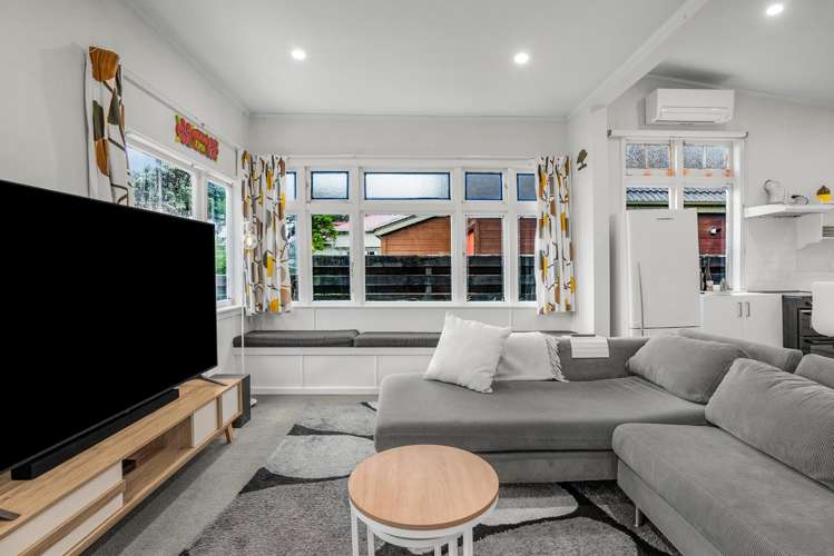21 Tuatoru Street Eastbourne_5