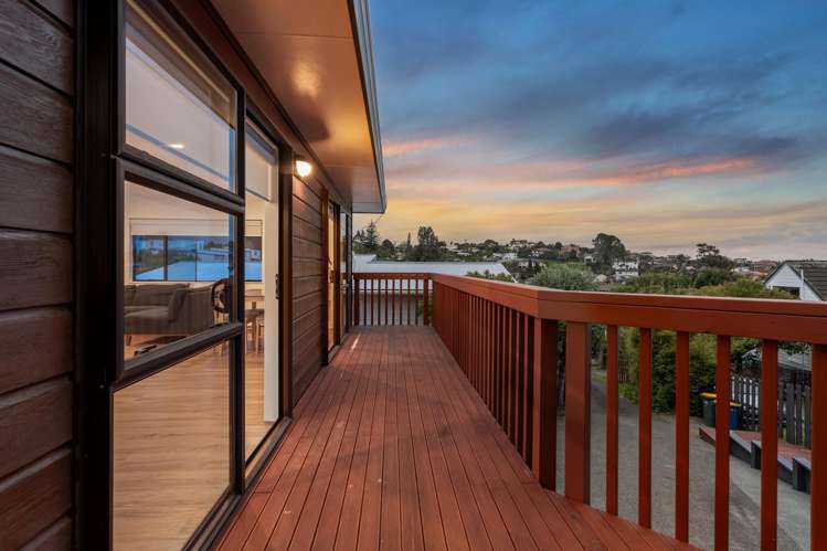 2/75 Langana Avenue_0