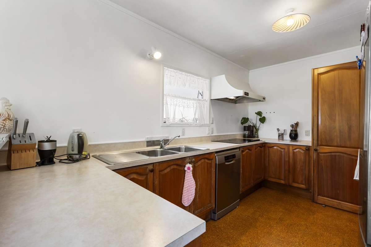 585 East Coast Road_1
