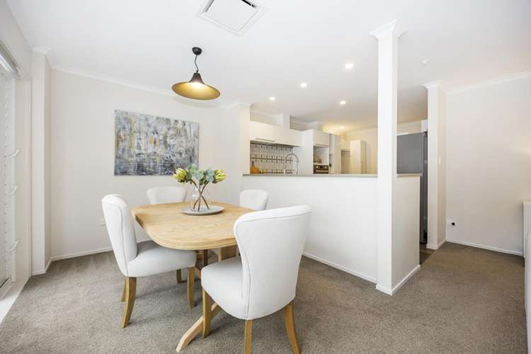 2/19 Seaview Avenue Northcote_7