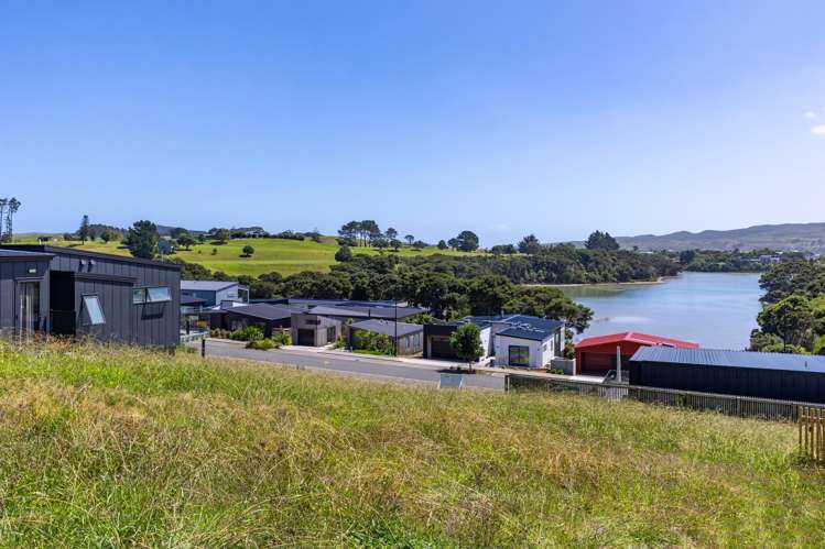 9 Maataitai Road Raglan_13