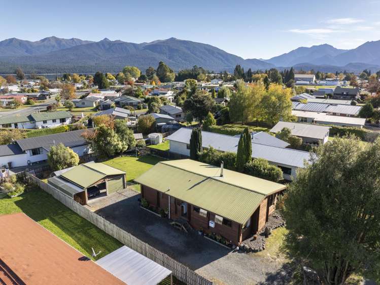 66 Luxmore Drive Te Anau_16