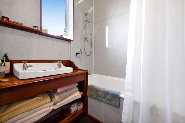 62 Gisborne Terrace Opunake_18