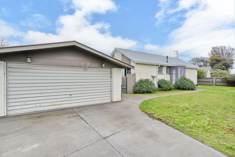 79 Maces Road Bromley_23