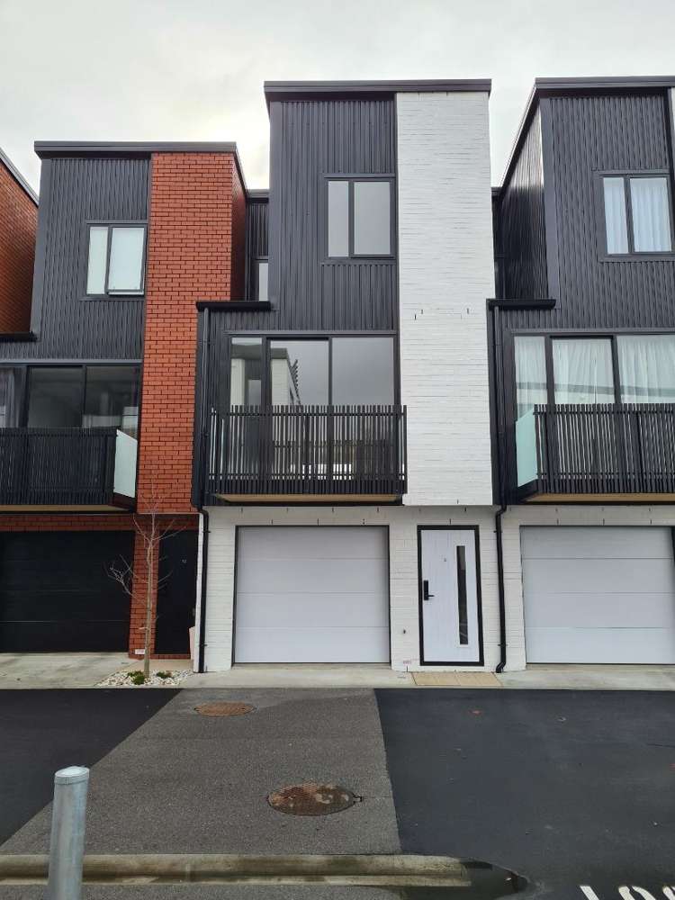 8/182 London Street_0