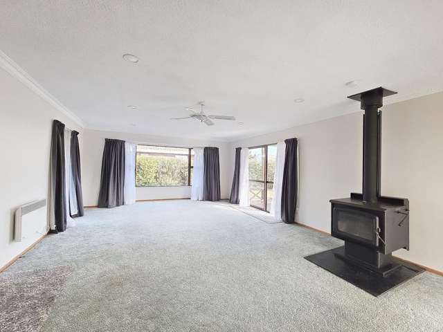 18 Regency Crescent Redwood_3