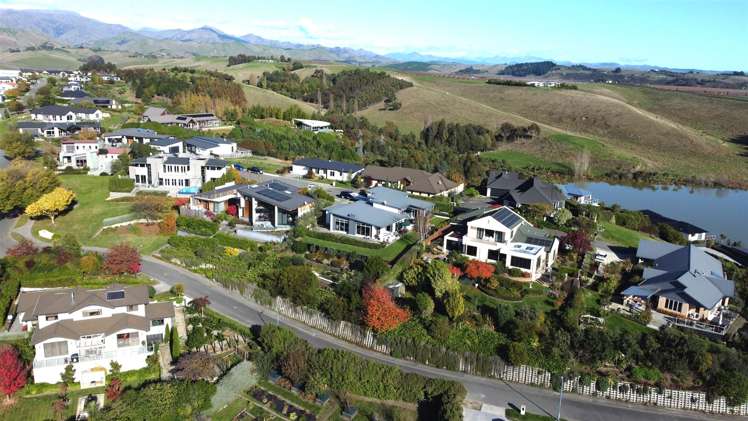 8 Ridgetop Rise Fairhall_31